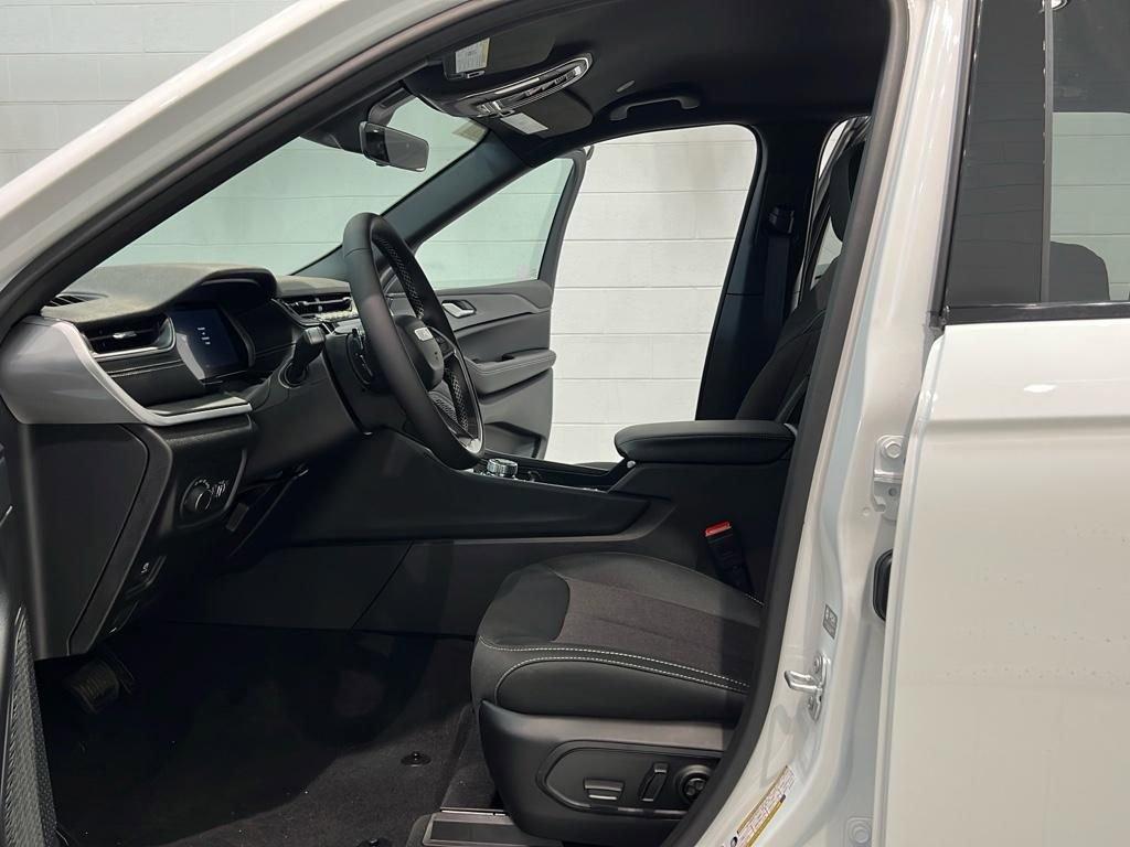 new 2025 Jeep Grand Cherokee car, priced at $38,439