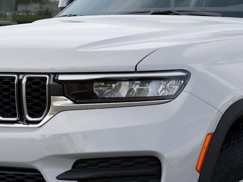 new 2025 Jeep Grand Cherokee car, priced at $31,990