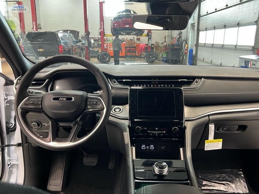 new 2025 Jeep Grand Cherokee car, priced at $38,439