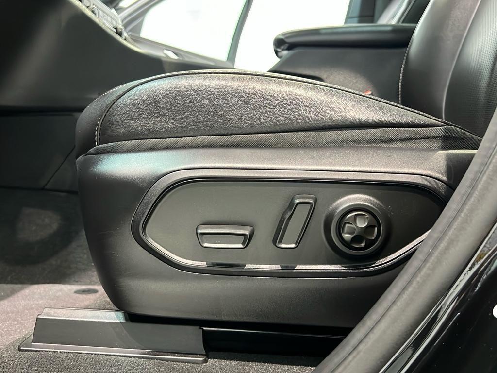 used 2024 Jeep Grand Cherokee car, priced at $42,799