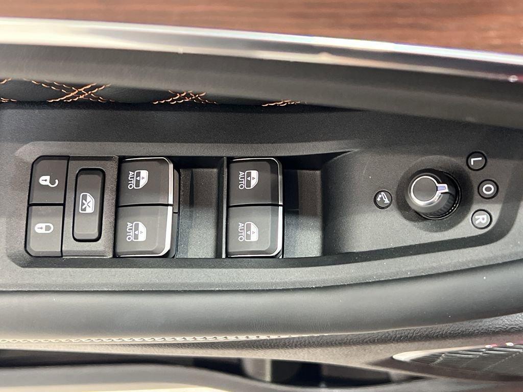 new 2025 Jeep Grand Cherokee car, priced at $58,475