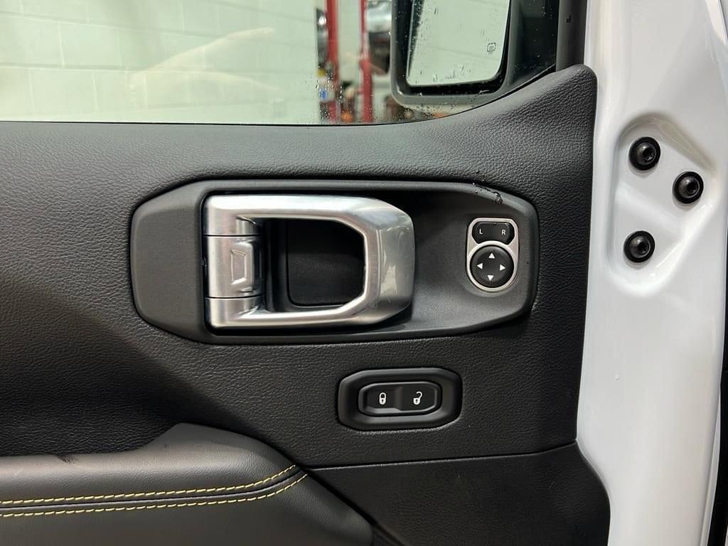 new 2025 Jeep Wrangler car, priced at $58,159