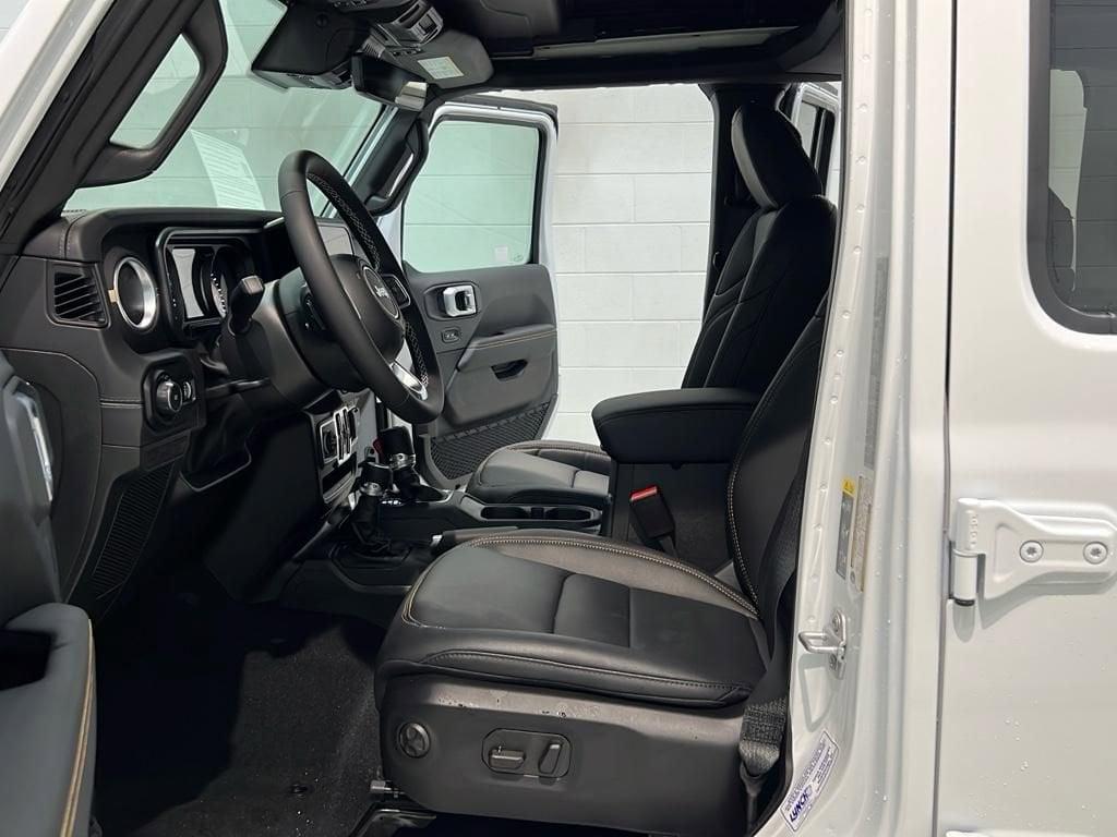 new 2025 Jeep Wrangler car, priced at $58,159