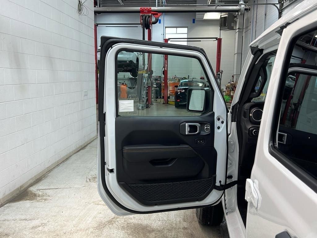 new 2025 Jeep Wrangler car, priced at $57,995