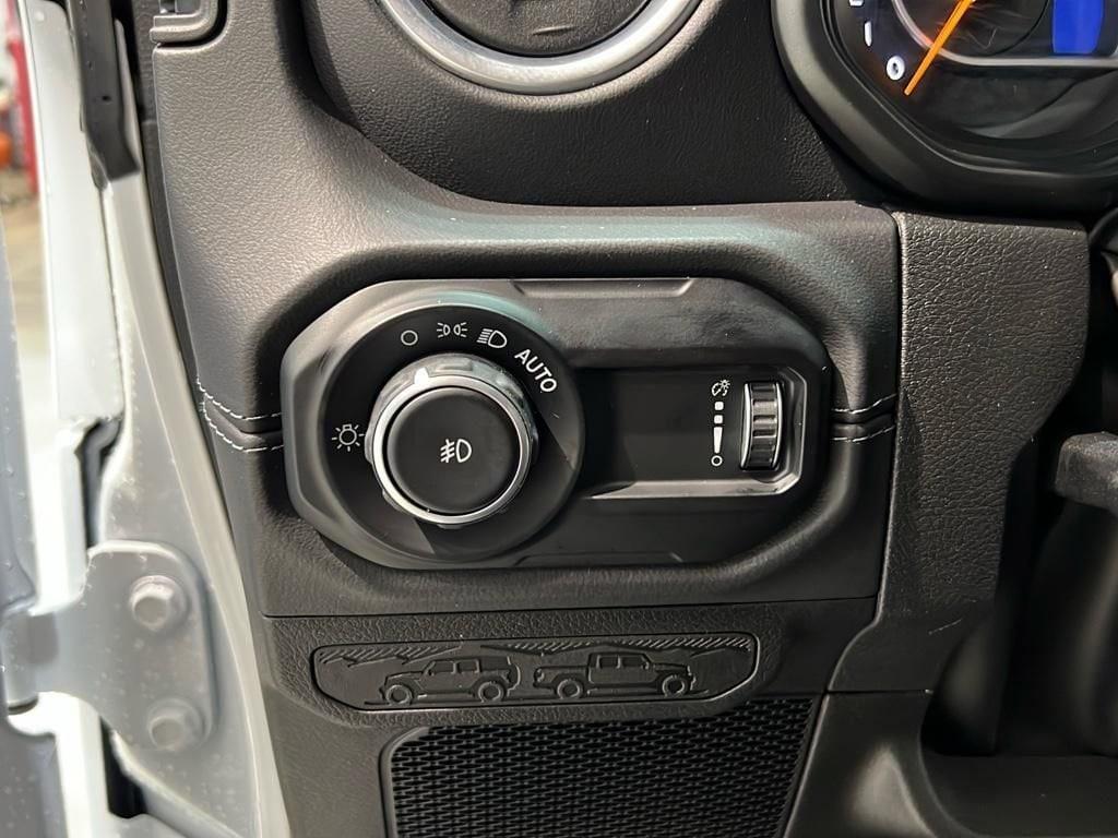 new 2025 Jeep Wrangler car, priced at $58,159