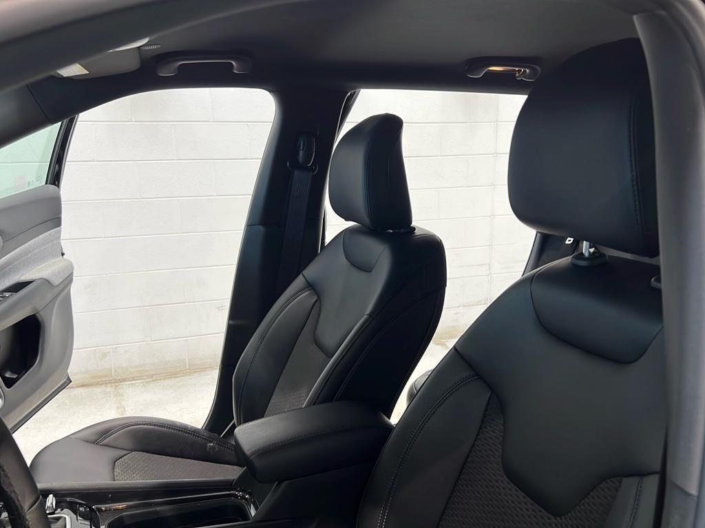 new 2025 Jeep Compass car, priced at $30,678
