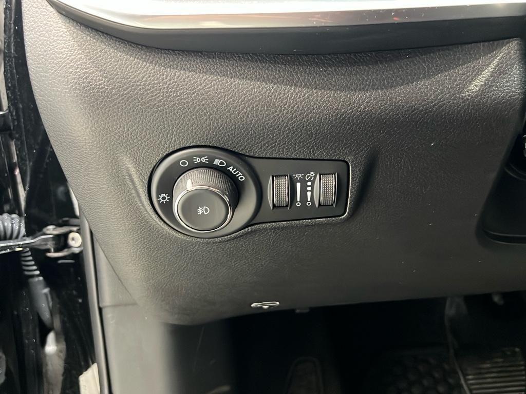 new 2025 Jeep Compass car, priced at $30,678