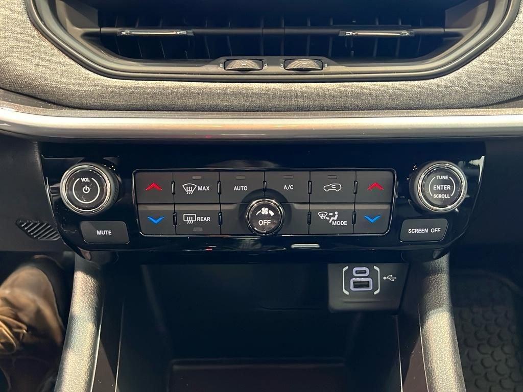 new 2025 Jeep Compass car, priced at $31,179
