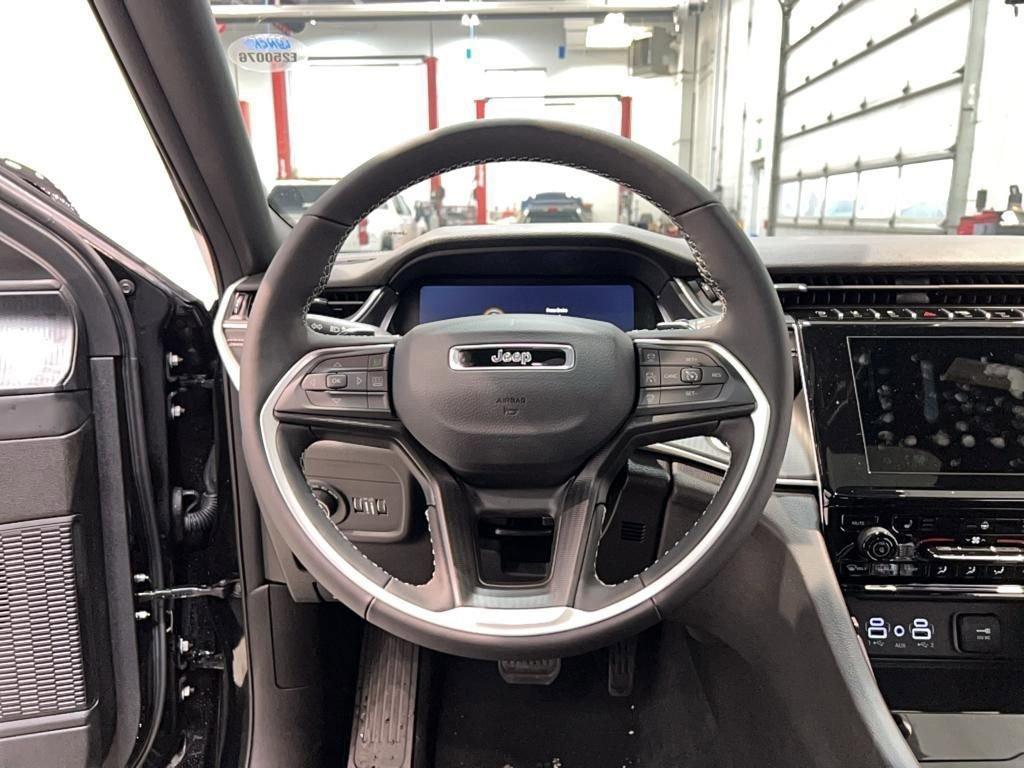 new 2025 Jeep Grand Cherokee L car, priced at $45,176
