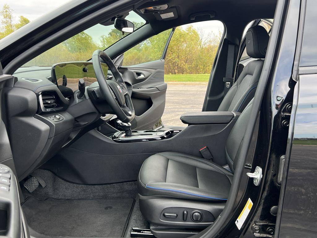used 2025 Buick Envista car, priced at $24,990