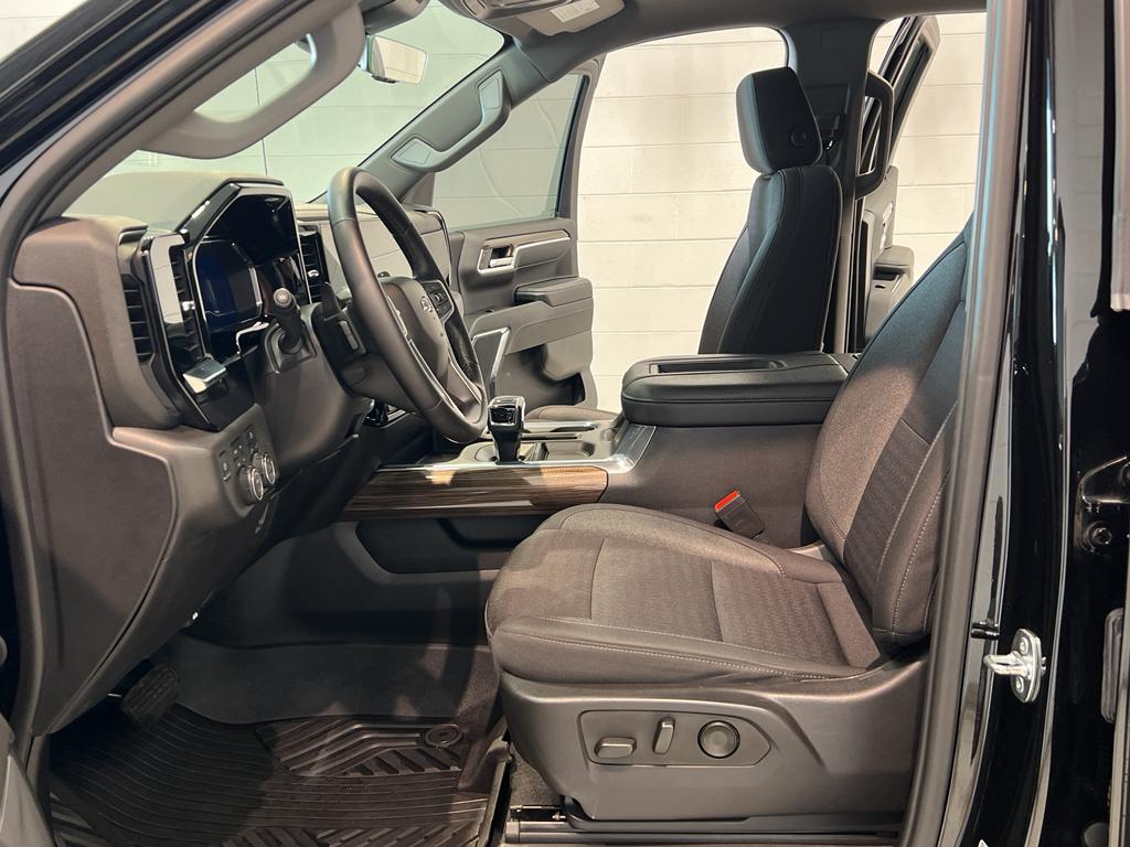 used 2022 Chevrolet Silverado 1500 car, priced at $42,595