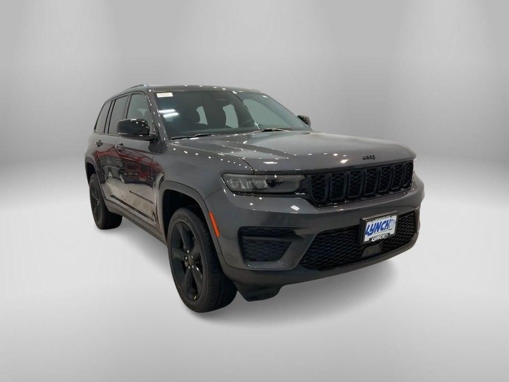 new 2025 Jeep Grand Cherokee car, priced at $45,955