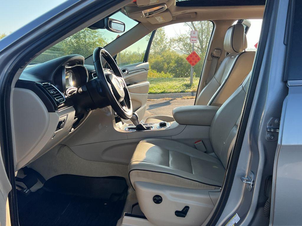 used 2021 Jeep Grand Cherokee car, priced at $28,995