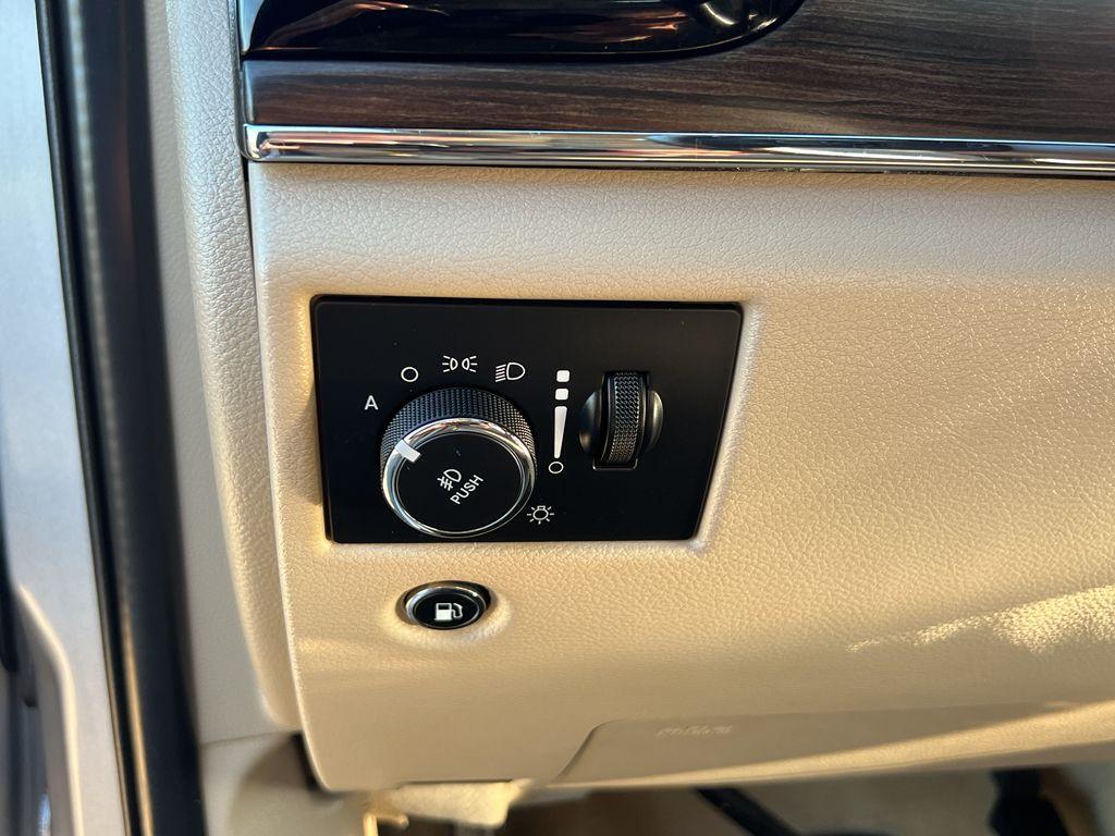 used 2021 Jeep Grand Cherokee car, priced at $28,995