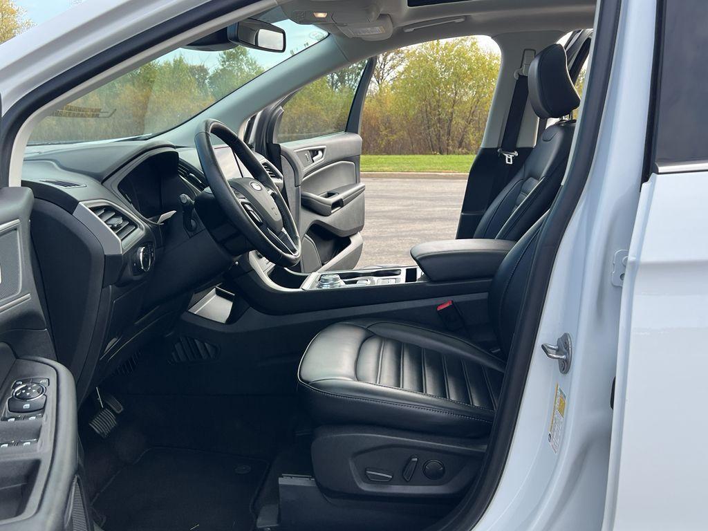 used 2024 Ford Edge car, priced at $28,495