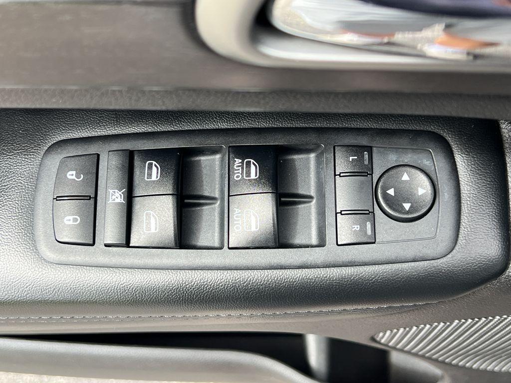 used 2018 Jeep Grand Cherokee car, priced at $17,395