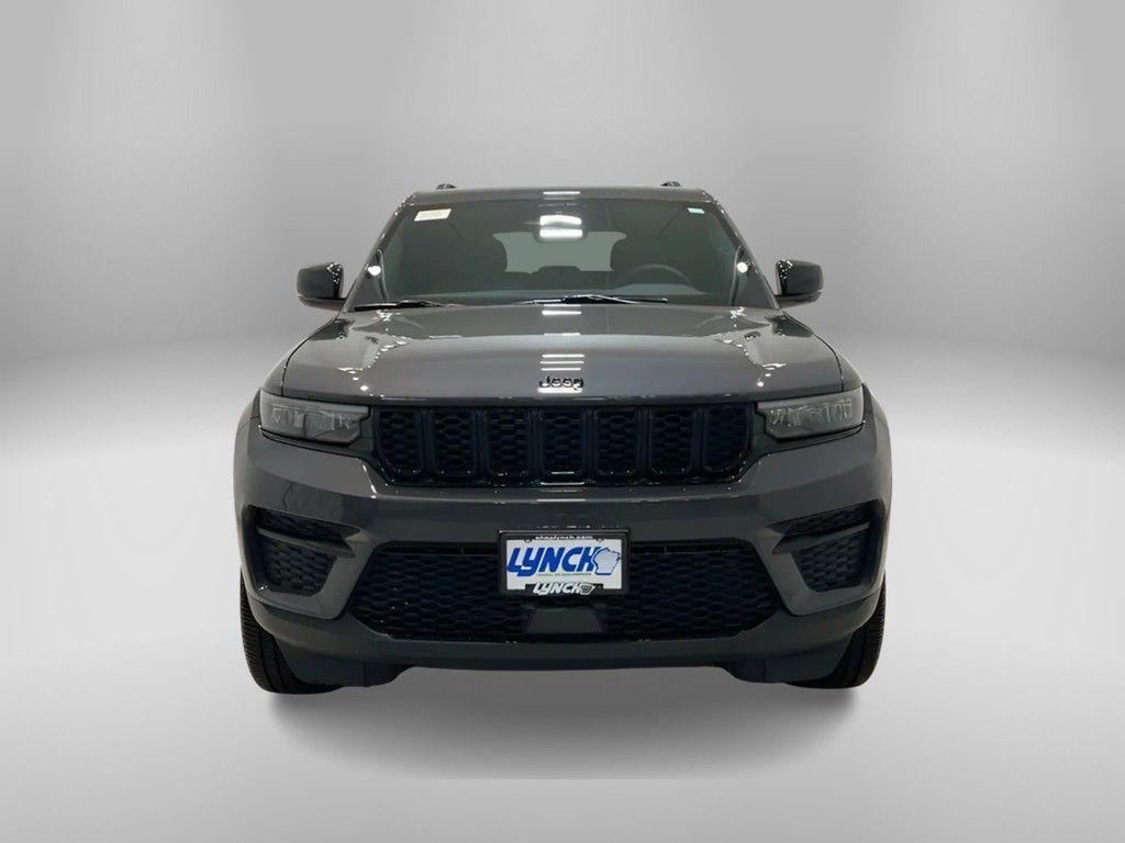 new 2025 Jeep Grand Cherokee car, priced at $43,167