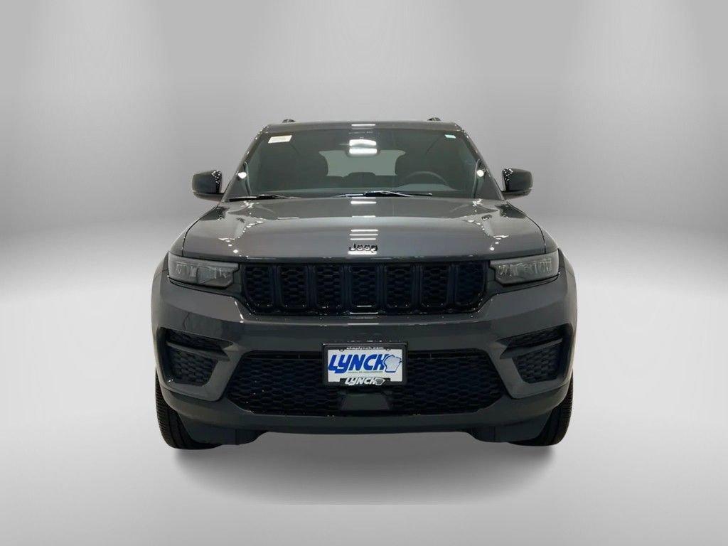 new 2025 Jeep Grand Cherokee car, priced at $44,495