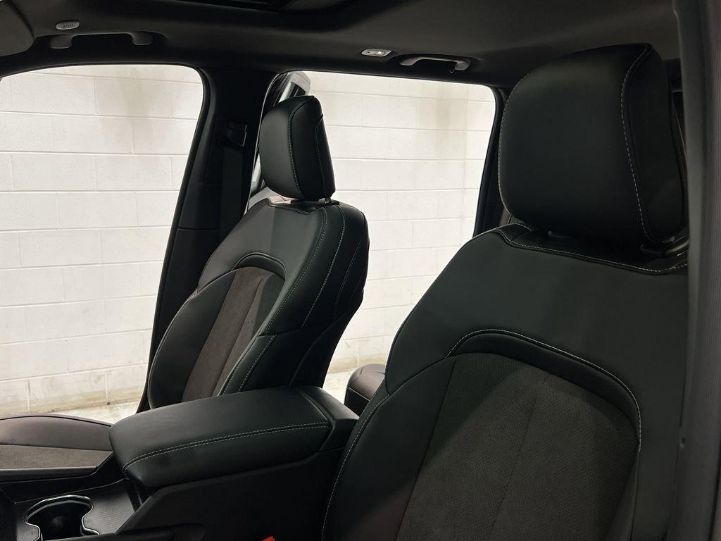 new 2025 Jeep Grand Cherokee car, priced at $47,760