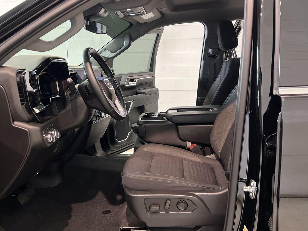 used 2023 GMC Sierra 1500 car, priced at $42,995