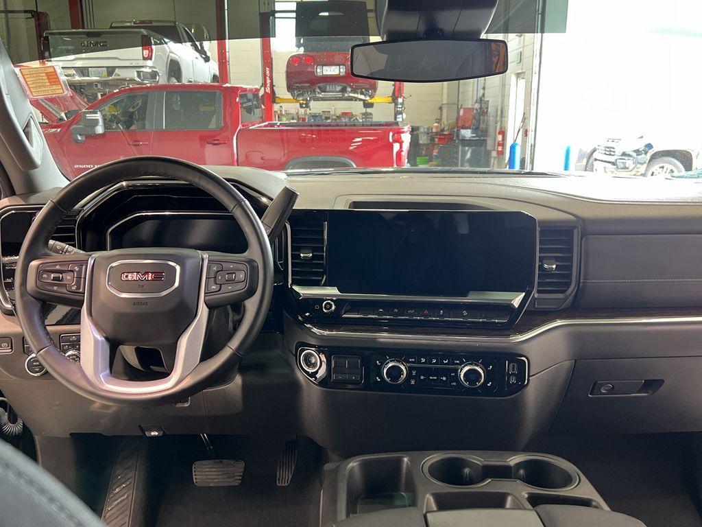 used 2023 GMC Sierra 1500 car, priced at $42,995