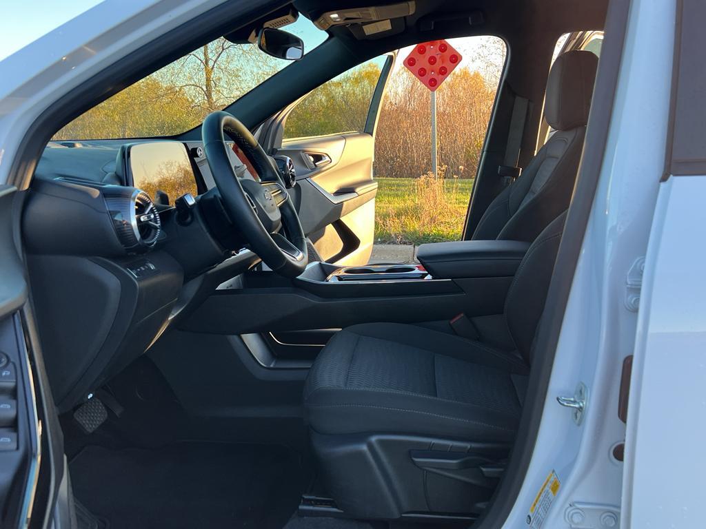 used 2025 Chevrolet Equinox car, priced at $27,495