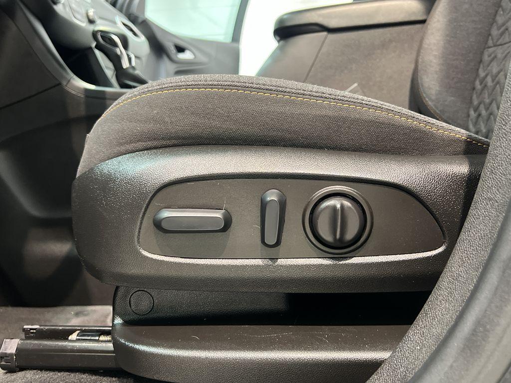 used 2022 Chevrolet Equinox car, priced at $18,490