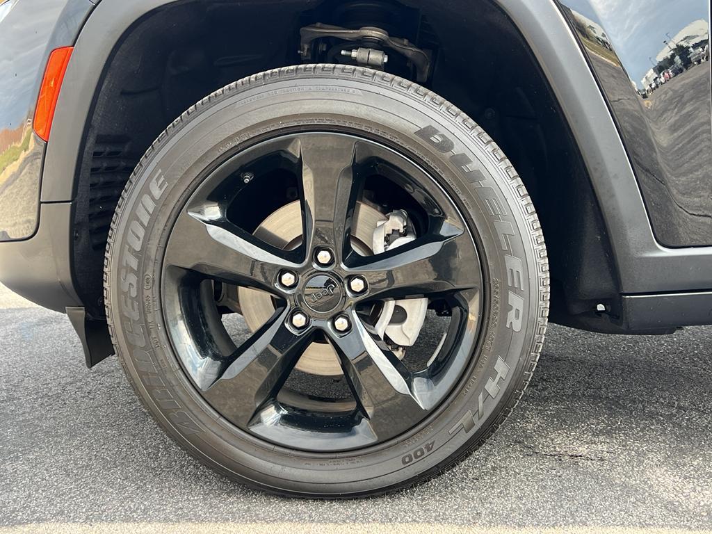 used 2024 Jeep Grand Cherokee car, priced at $33,995