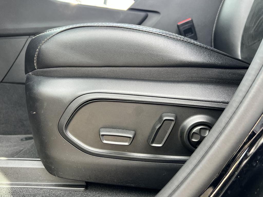 used 2024 Jeep Grand Cherokee car, priced at $33,995