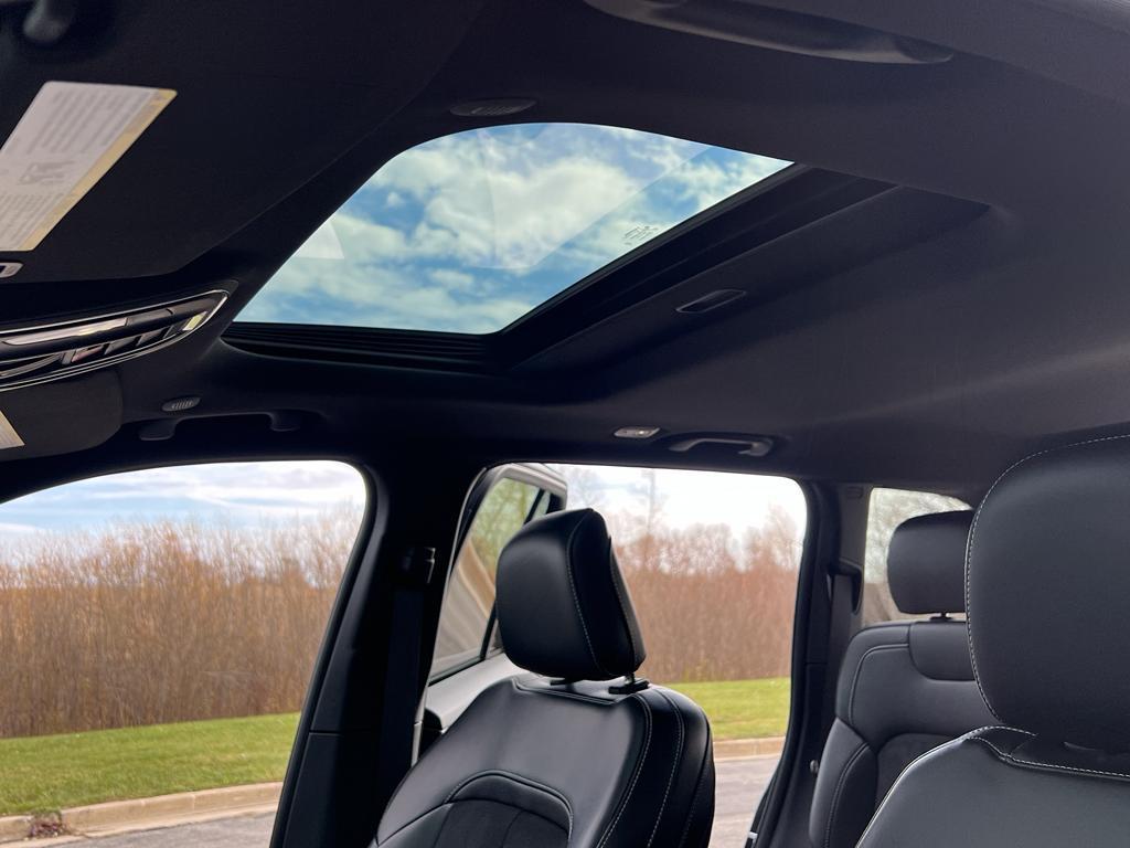 used 2024 Jeep Grand Cherokee car, priced at $33,995