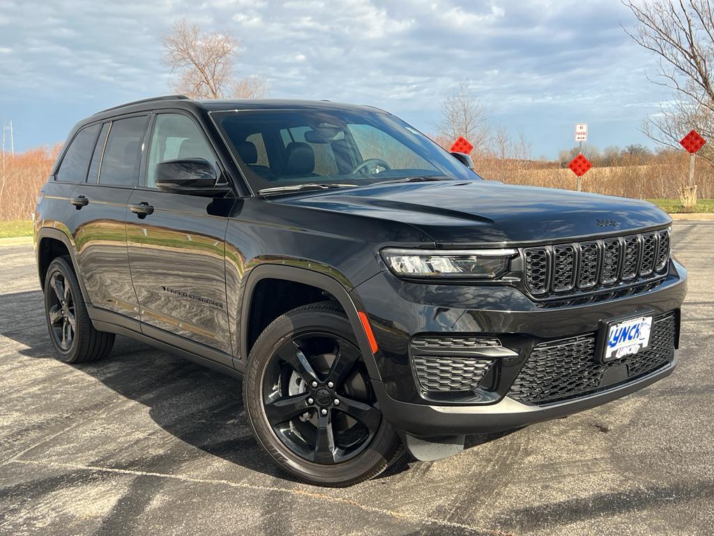 used 2024 Jeep Grand Cherokee car, priced at $33,995