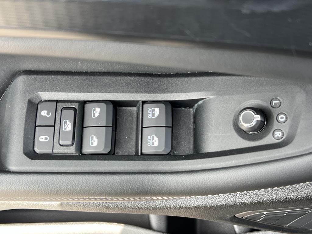 used 2024 Jeep Grand Cherokee car, priced at $33,995