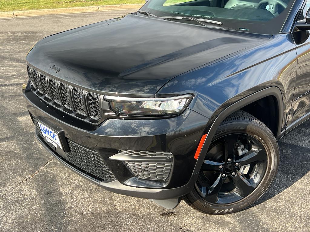 used 2024 Jeep Grand Cherokee car, priced at $33,995