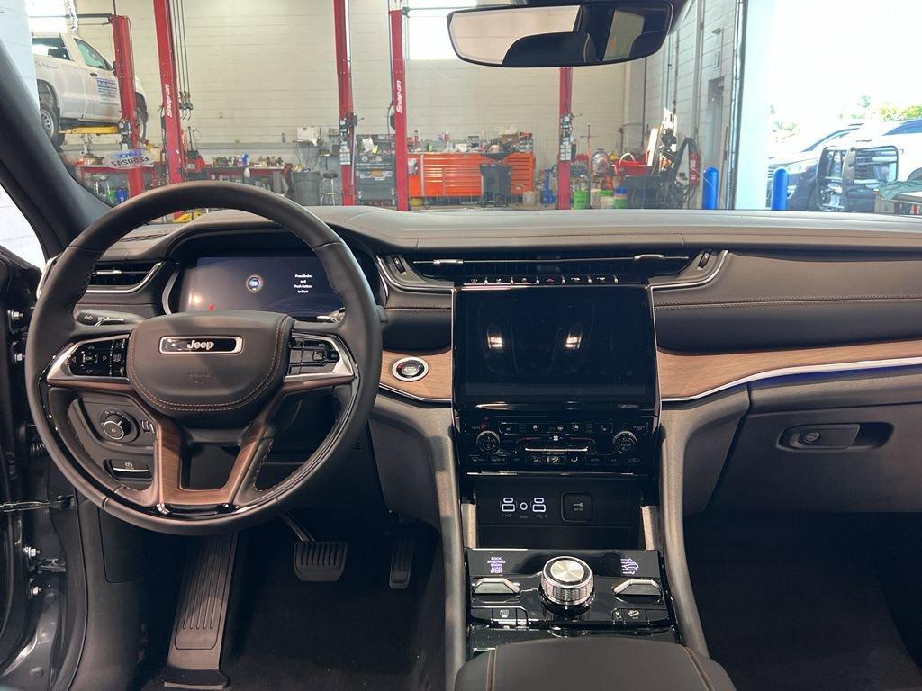 new 2025 Jeep Grand Cherokee L car, priced at $60,336