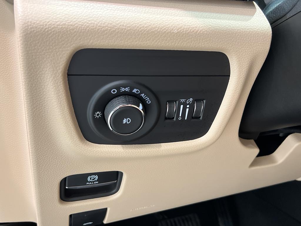 used 2024 Jeep Grand Cherokee car, priced at $42,995