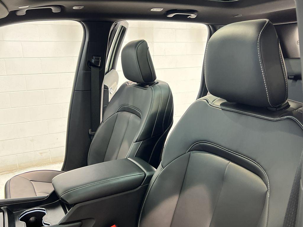 new 2025 Jeep Grand Cherokee car, priced at $48,150