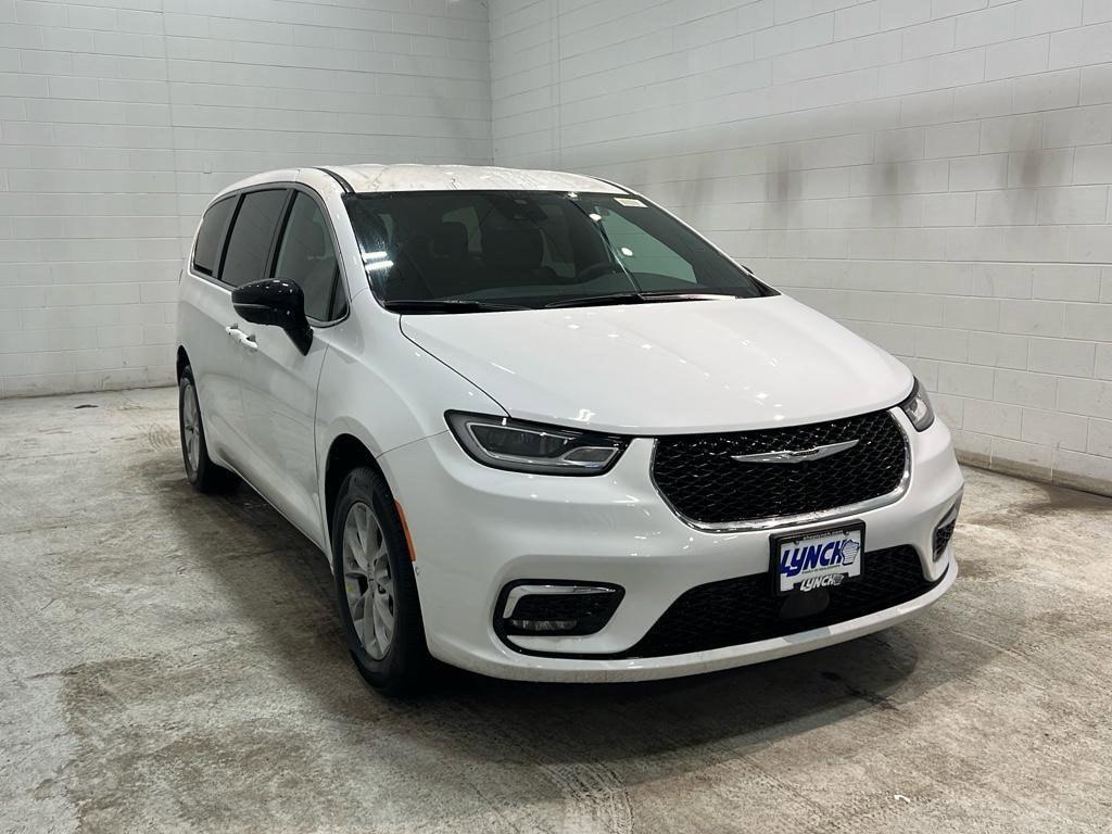 new 2025 Chrysler Pacifica car, priced at $44,995