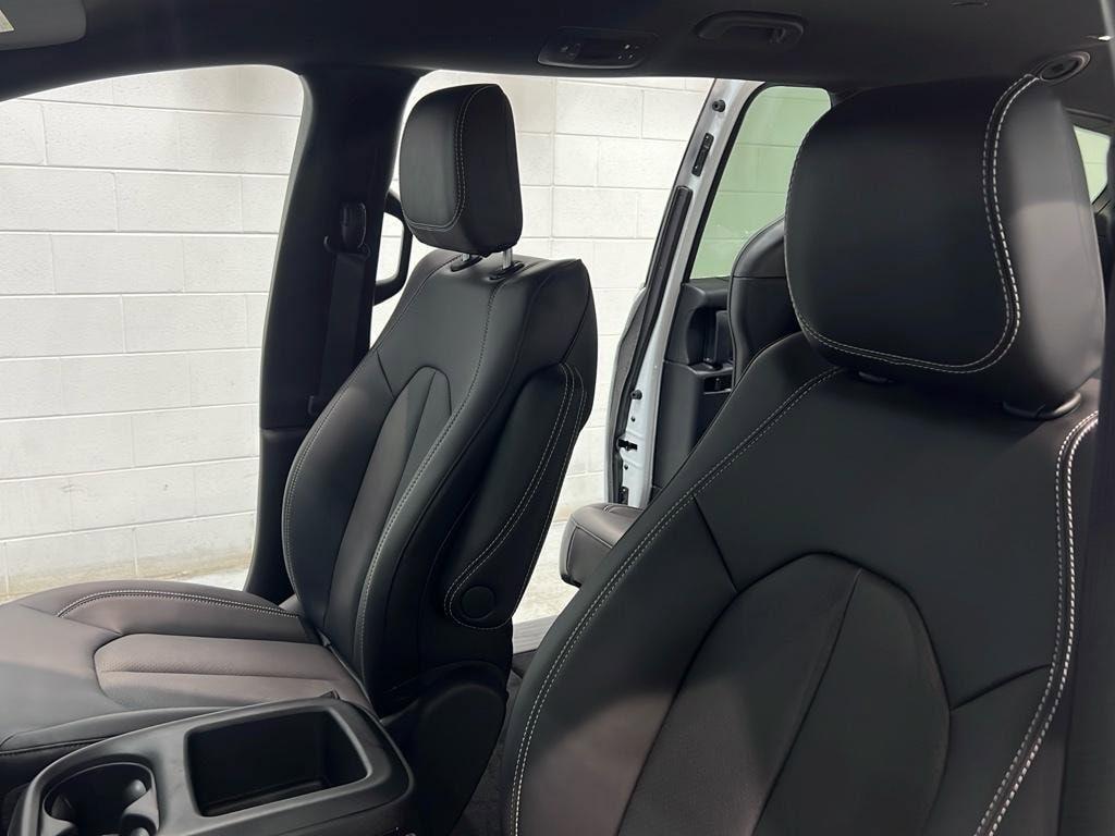 new 2025 Chrysler Pacifica car, priced at $44,995