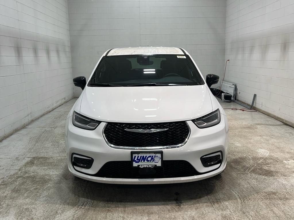 new 2025 Chrysler Pacifica car, priced at $44,995