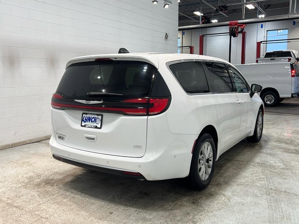 new 2025 Chrysler Pacifica car, priced at $44,995