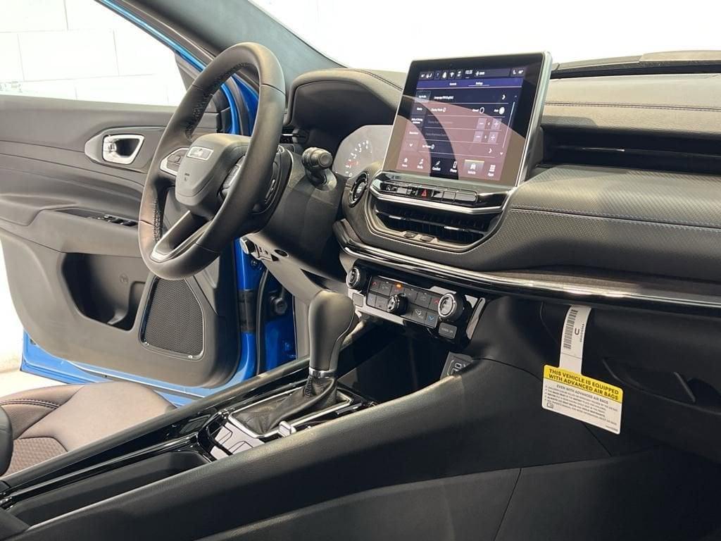 new 2025 Jeep Compass car, priced at $28,900