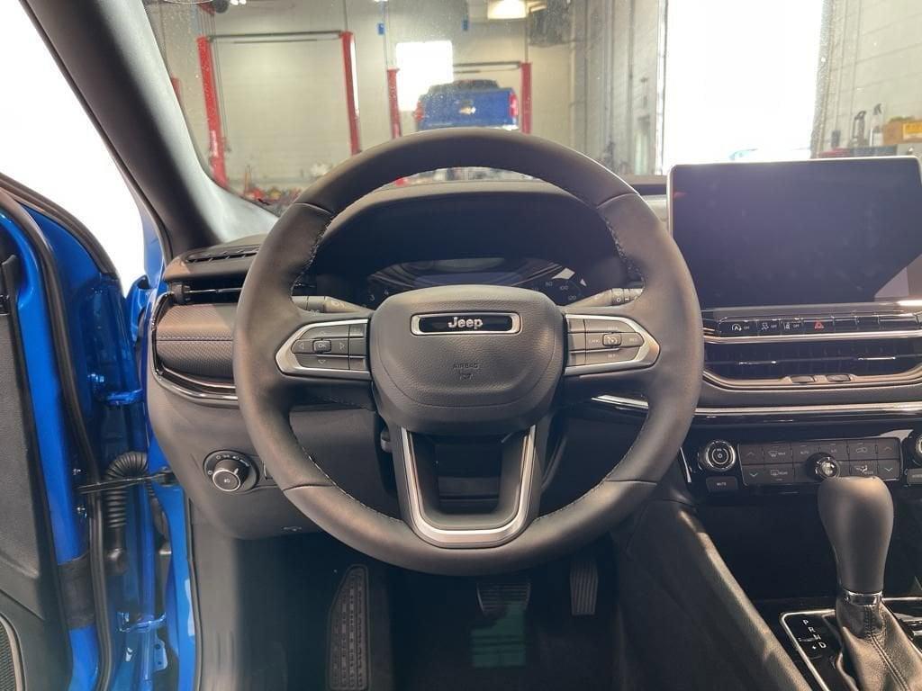 new 2025 Jeep Compass car, priced at $32,395