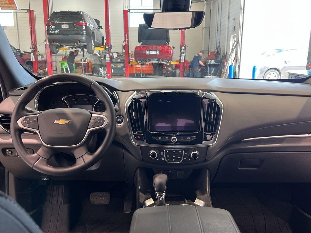 used 2023 Chevrolet Traverse car, priced at $35,985