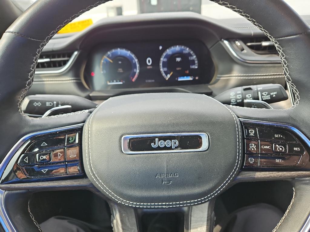 used 2022 Jeep Grand Cherokee car, priced at $34,999