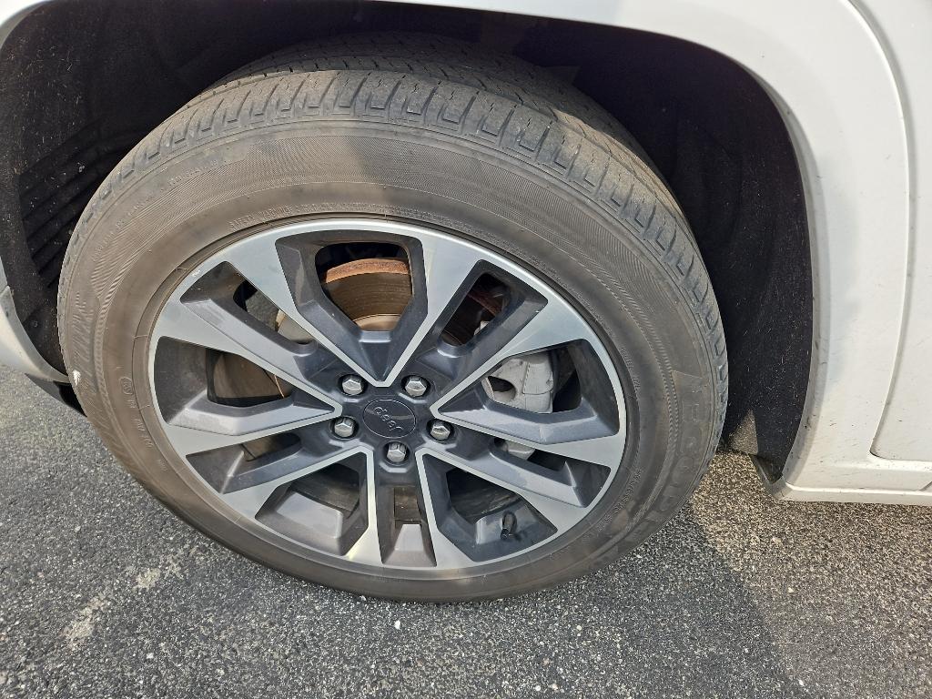 used 2022 Jeep Grand Cherokee car, priced at $34,999