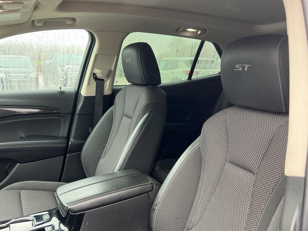 used 2022 Buick Envision car, priced at $20,995
