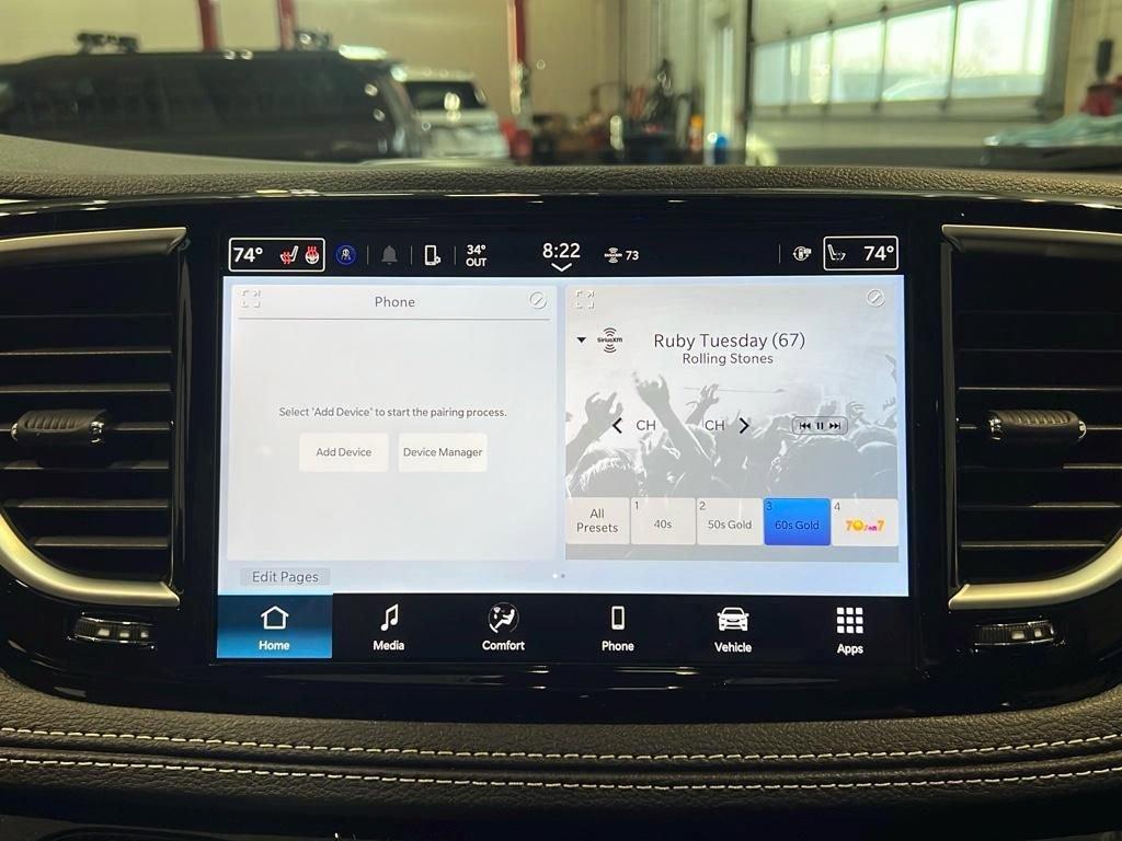 new 2025 Chrysler Pacifica Hybrid car, priced at $45,687