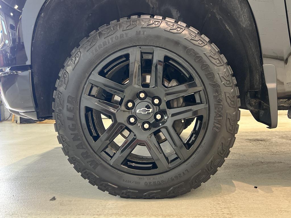 used 2022 Chevrolet Silverado 1500 car, priced at $40,995