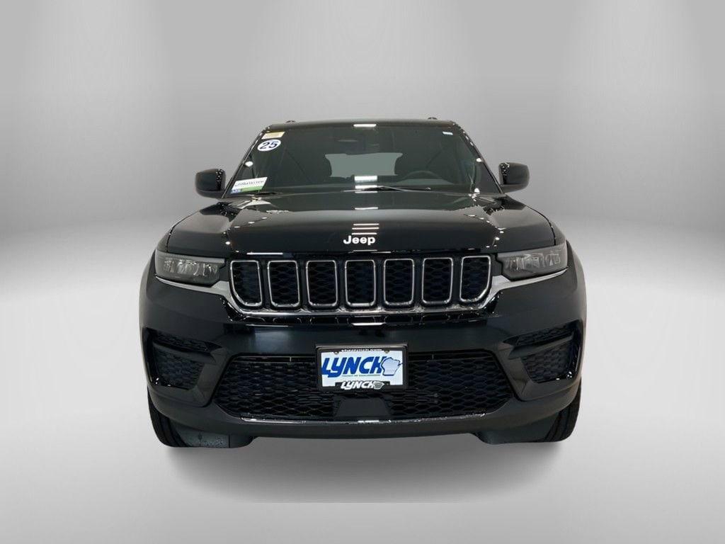 new 2025 Jeep Grand Cherokee car, priced at $38,950