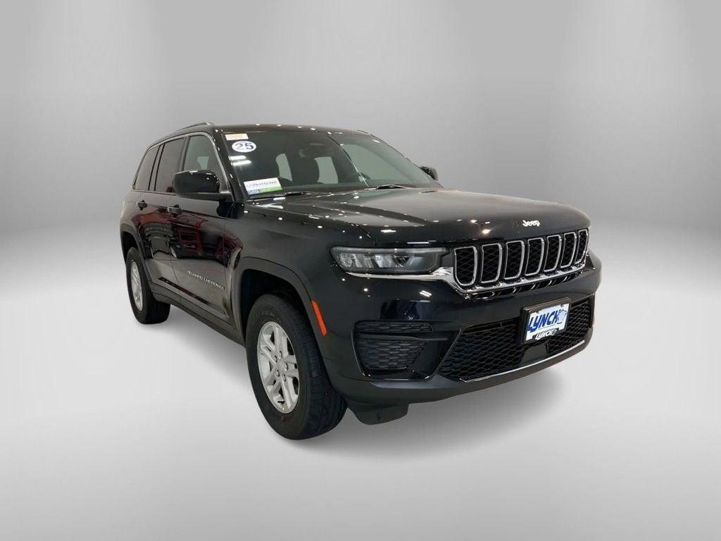 new 2025 Jeep Grand Cherokee car, priced at $40,495